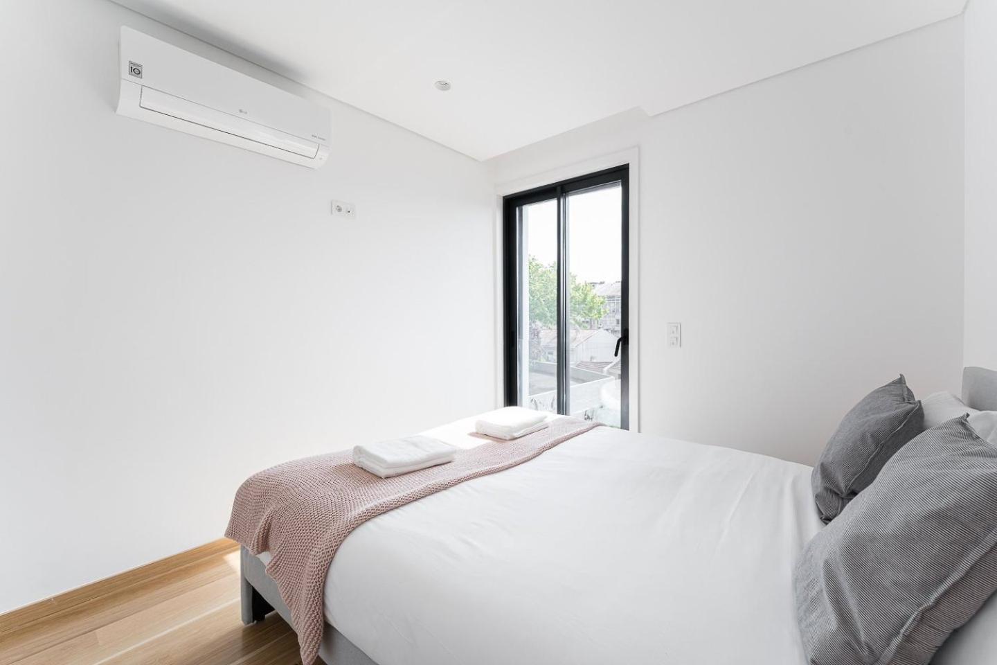 Guestready - Poet'S Modern Retreat Leilighet Porto Eksteriør bilde
